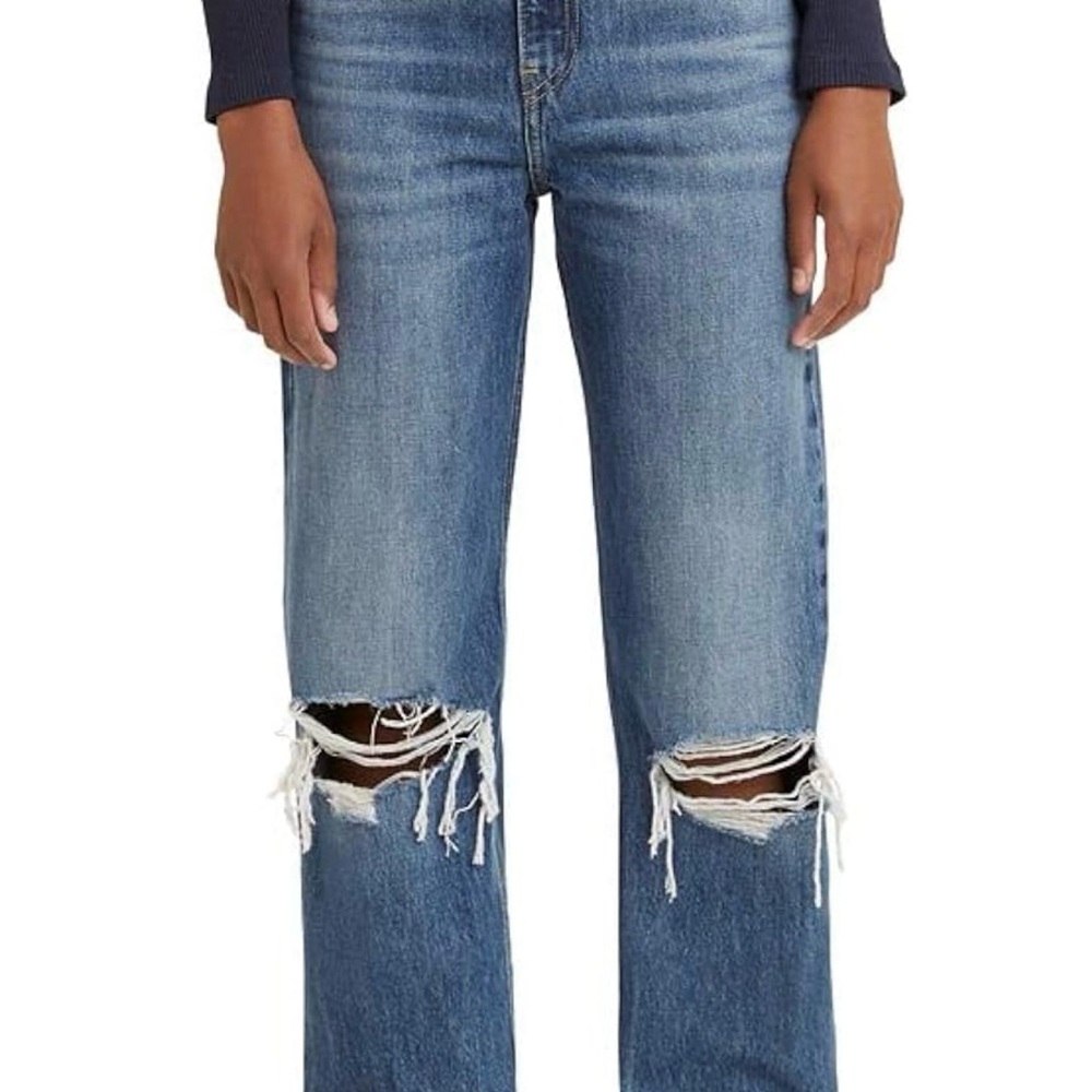 Woman’s Levi’s Low Pro Straight Jeans size 31